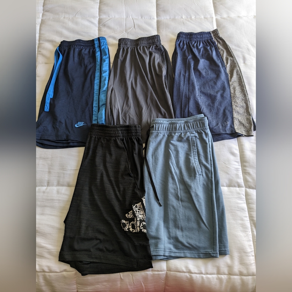 Lot of men's workout shorts, XL